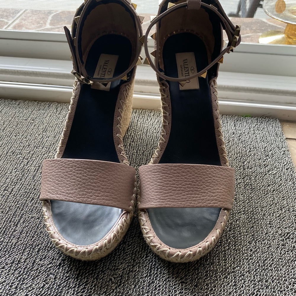 Valentino Garavani Blush Wedge Espadrilles - Picture 3 of 6